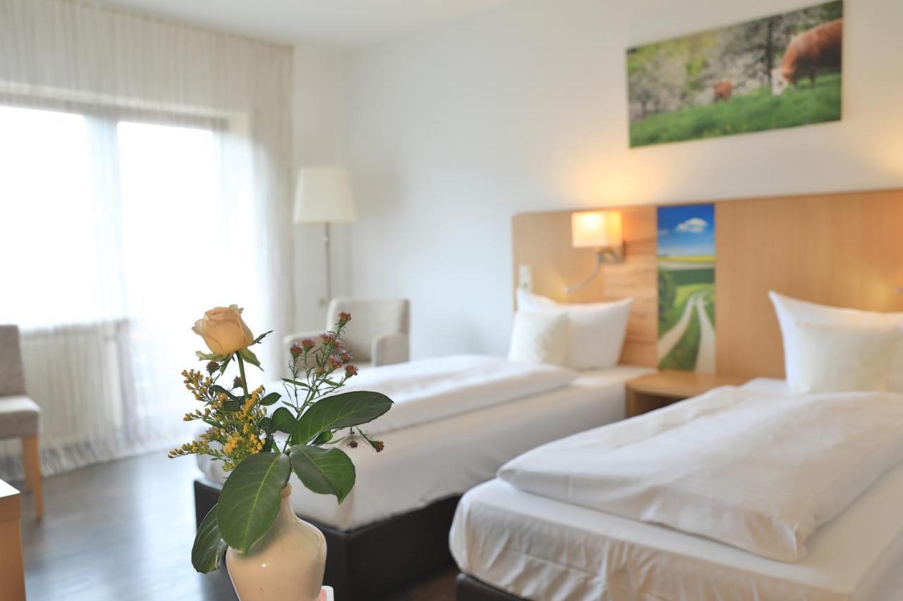 Landidyll Hotel Zum Alten Schloss Kirchensittenbach Esterno foto