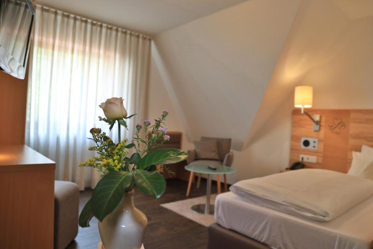 Landidyll Hotel Zum Alten Schloss Kirchensittenbach Esterno foto