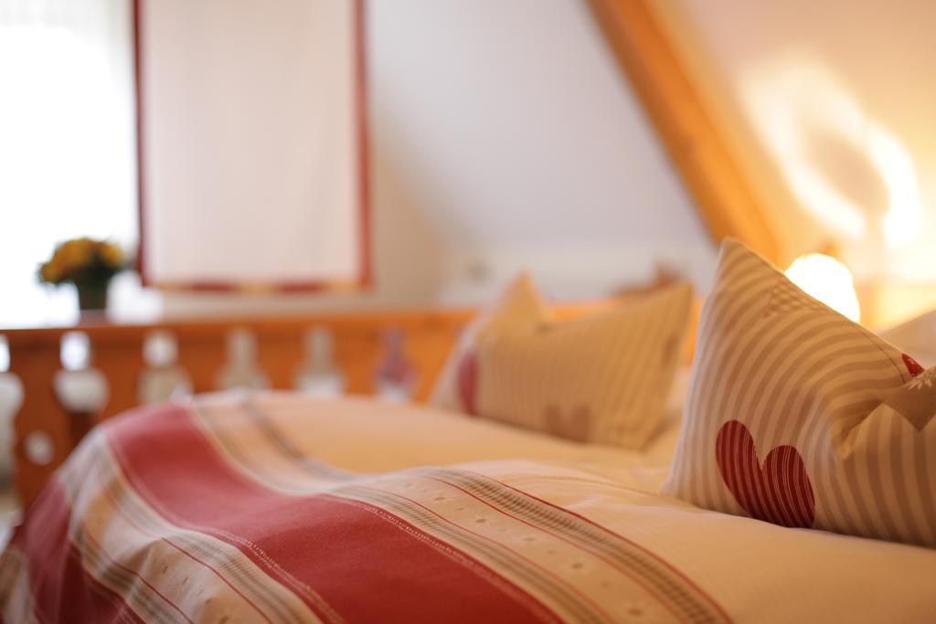 Landidyll Hotel Zum Alten Schloss Kirchensittenbach Esterno foto